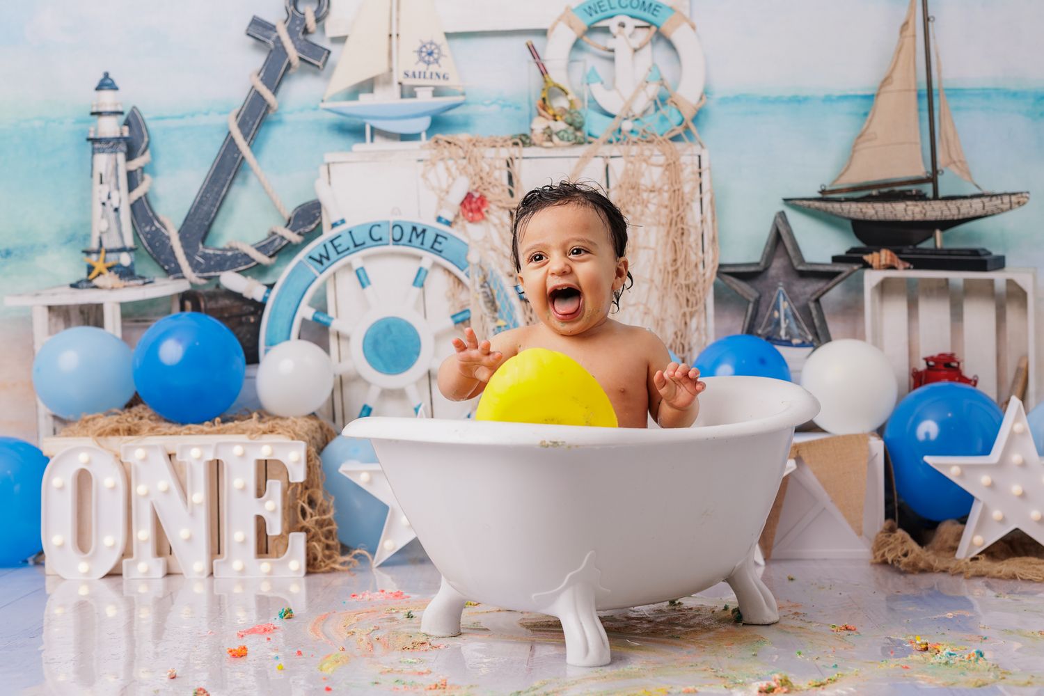 Cake Smash photos in Wellington and Porirua