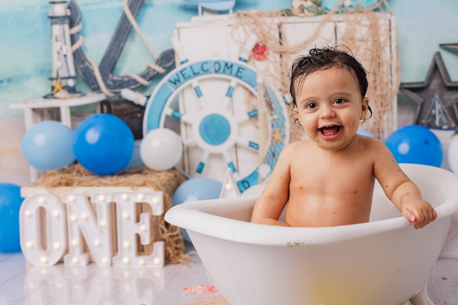 Cake Smash photos in Wellington and Porirua