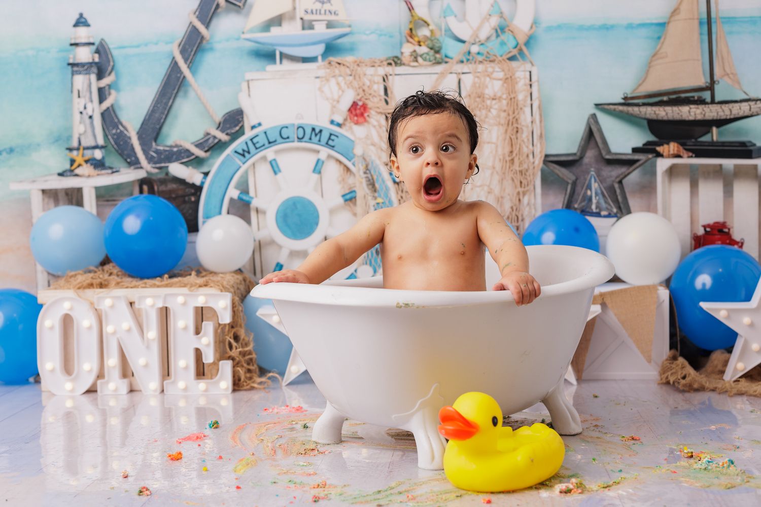 Cake Smash photos in Wellington and Porirua