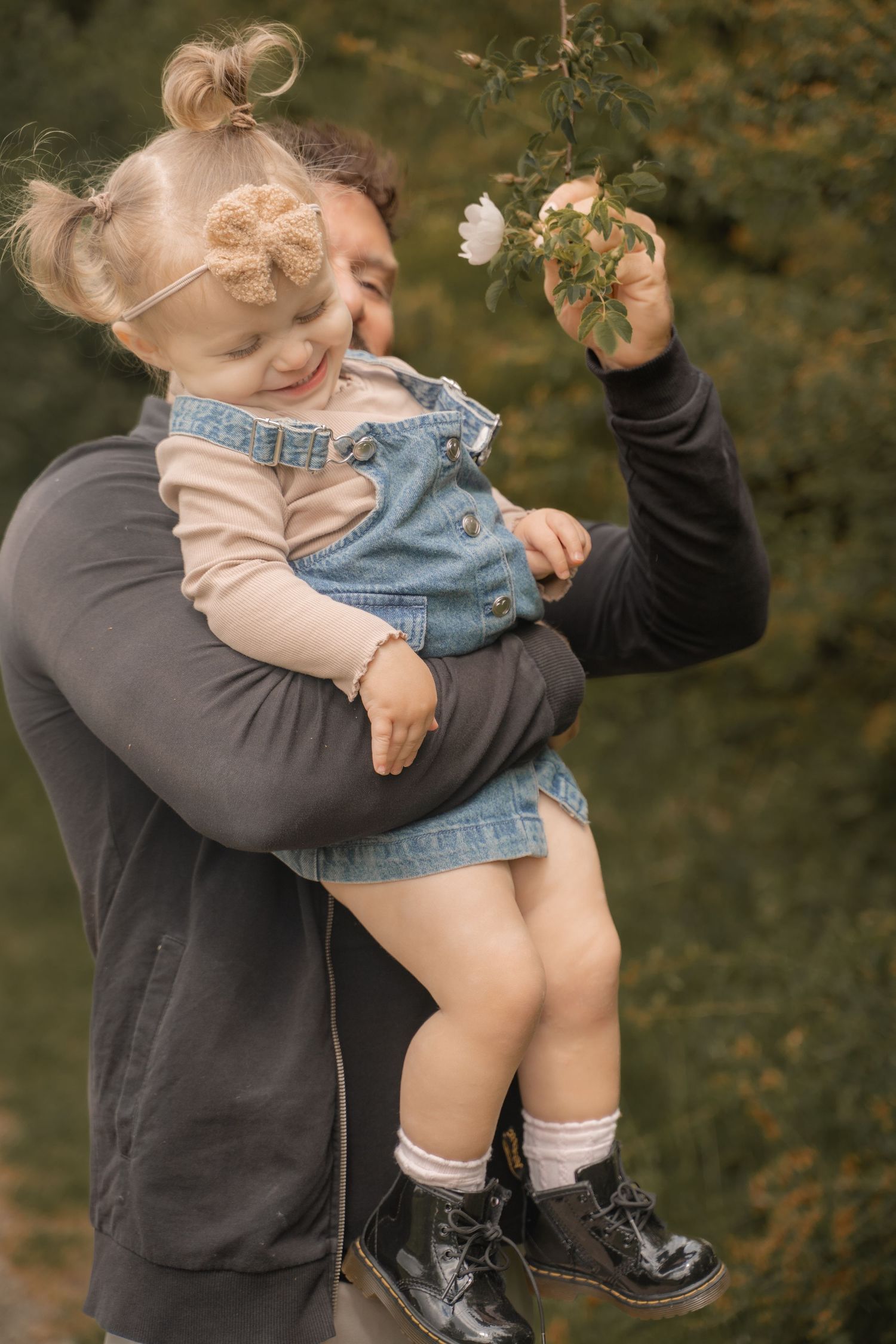 natural-family-photography-derbyshire-outdoor-session.jpg