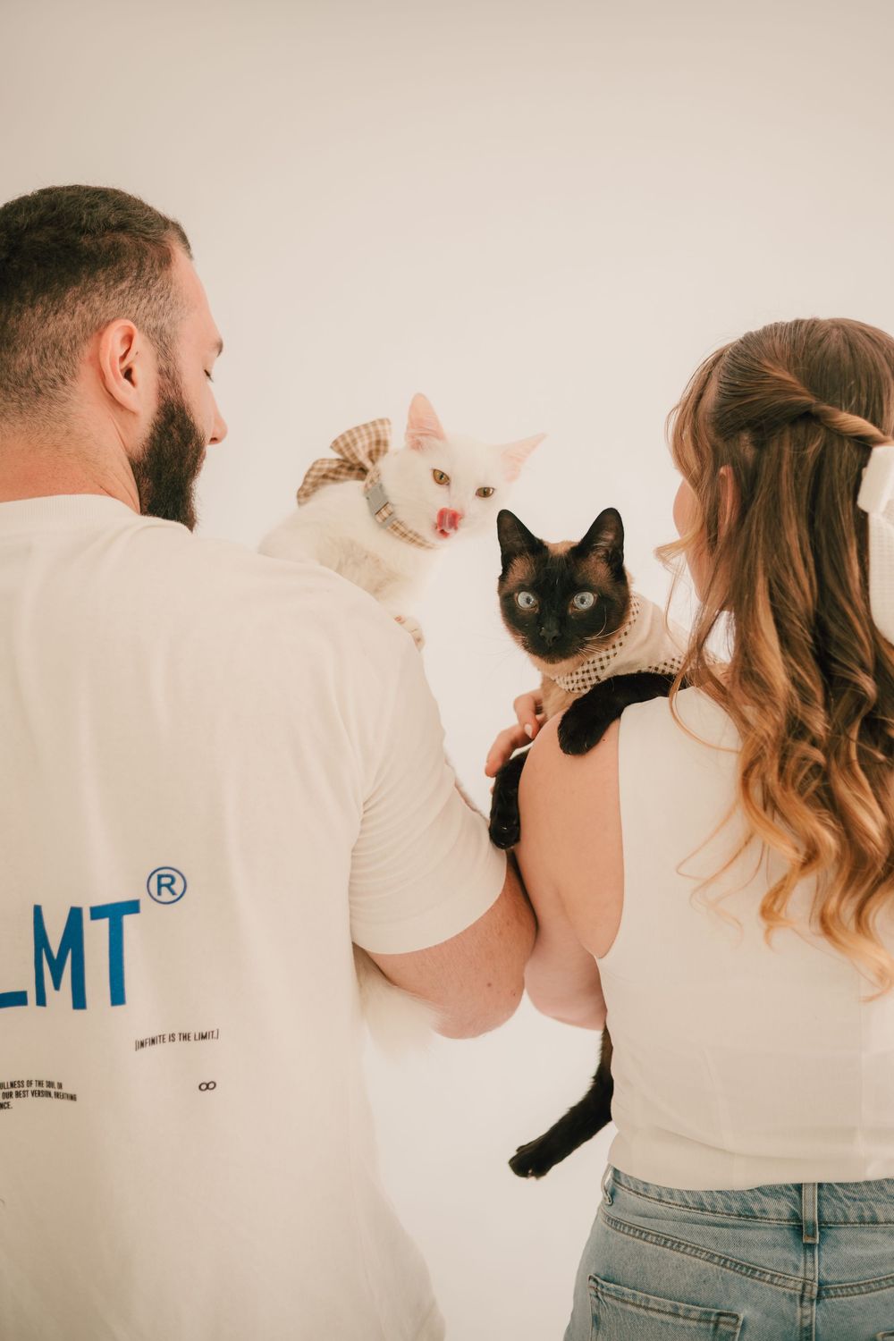 pré wedding com pet, noivos, estúdio, foto com gatos