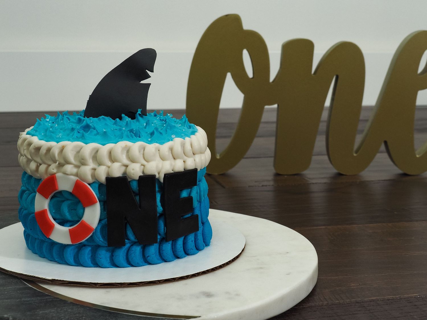 Edmonton Based Photographer specializing in Cake Smash Sessions