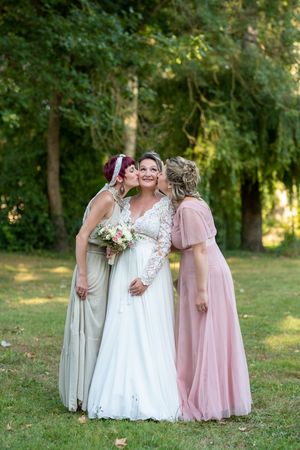 Photographe mariage Bourg-en-Bresse, Ain, Rhône, Jura, Saône-et-Loire. Inspiration mariage. Photos sur le vif. Emotion. Photo spontanée