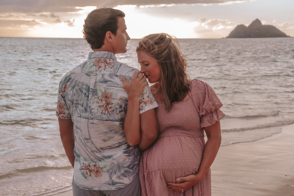 maternity session on the beach