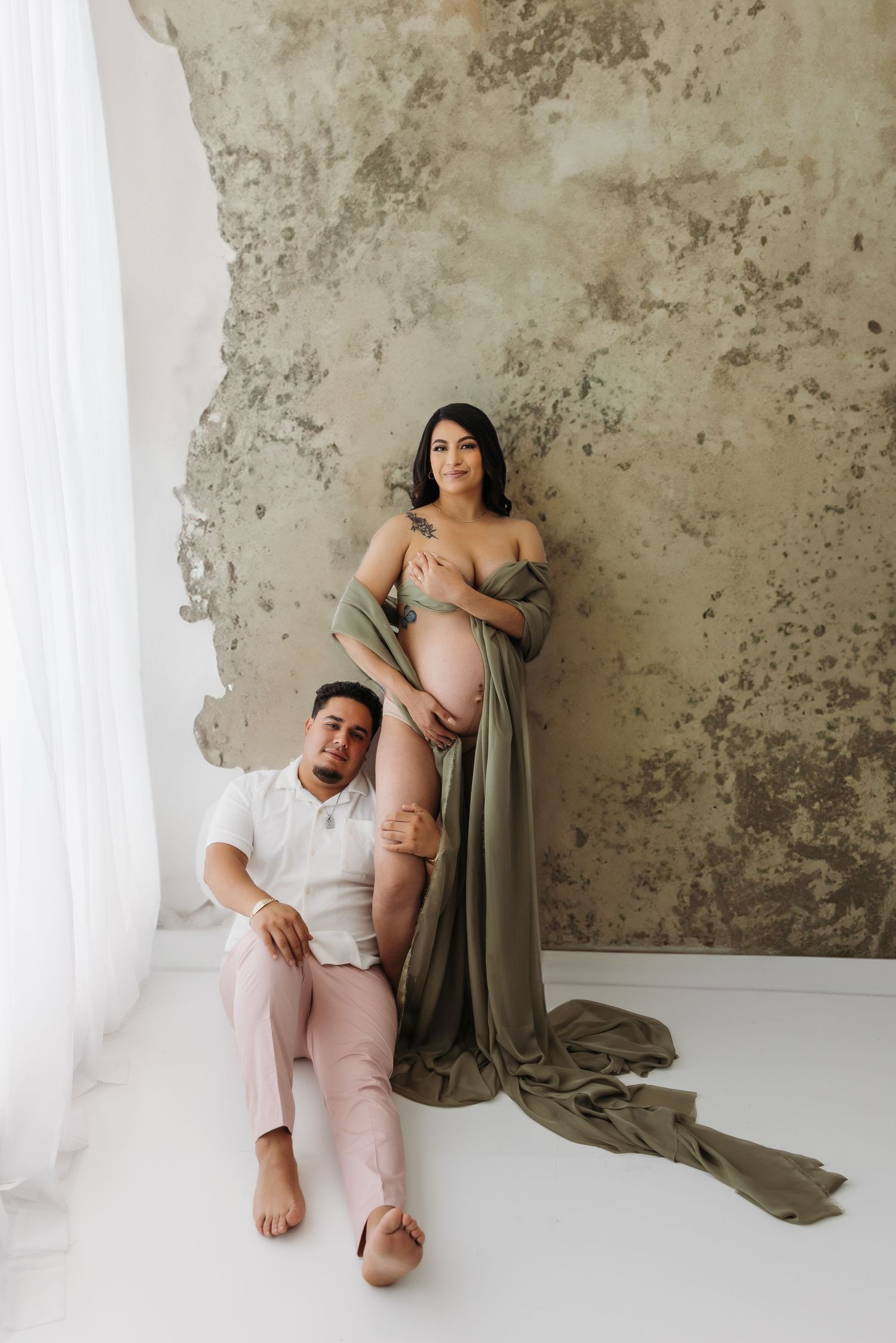 Maternity couple portrait by sacramento photography studio maria chao photography