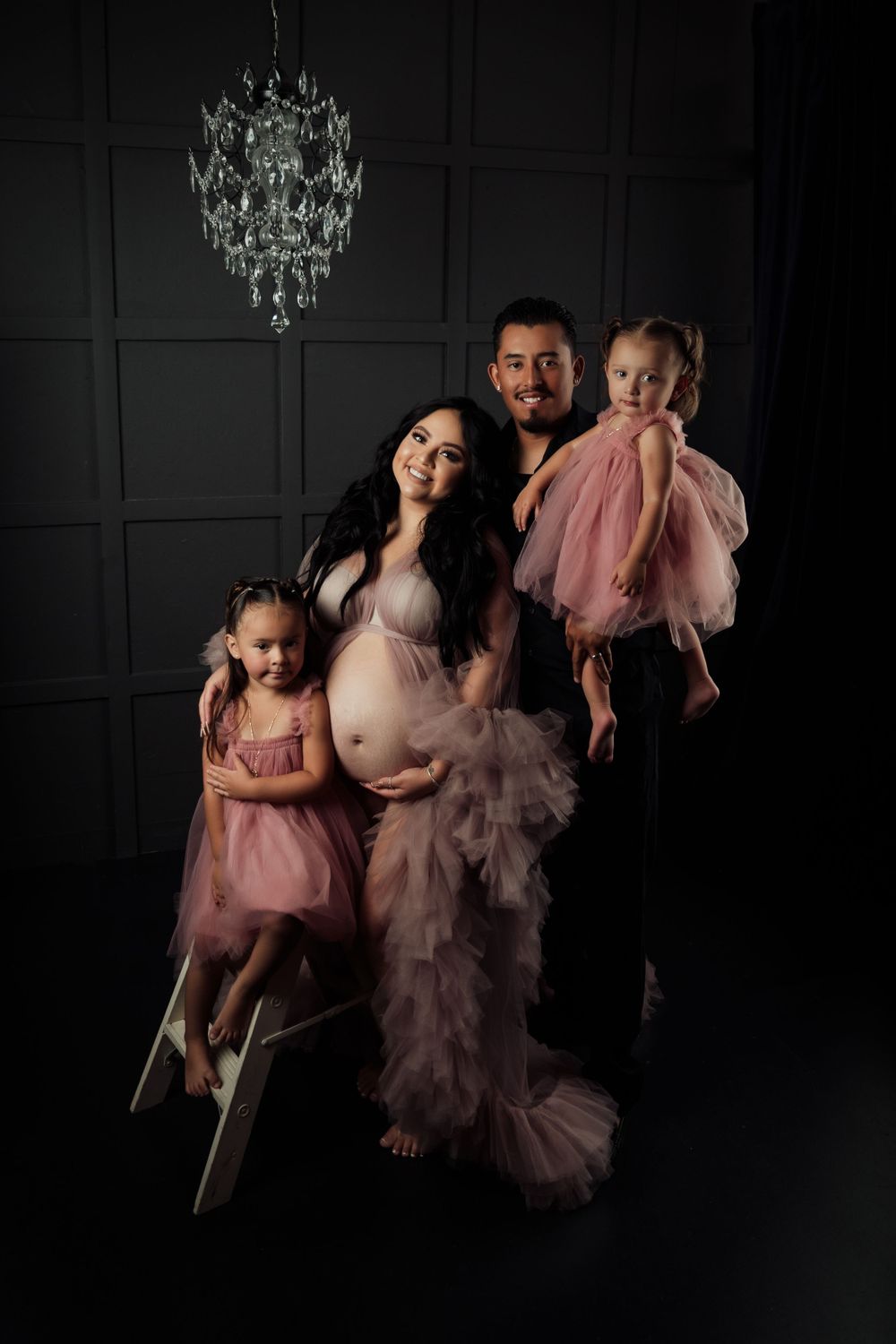 maternity family portrait by maria chao photography in sacramento photography studio