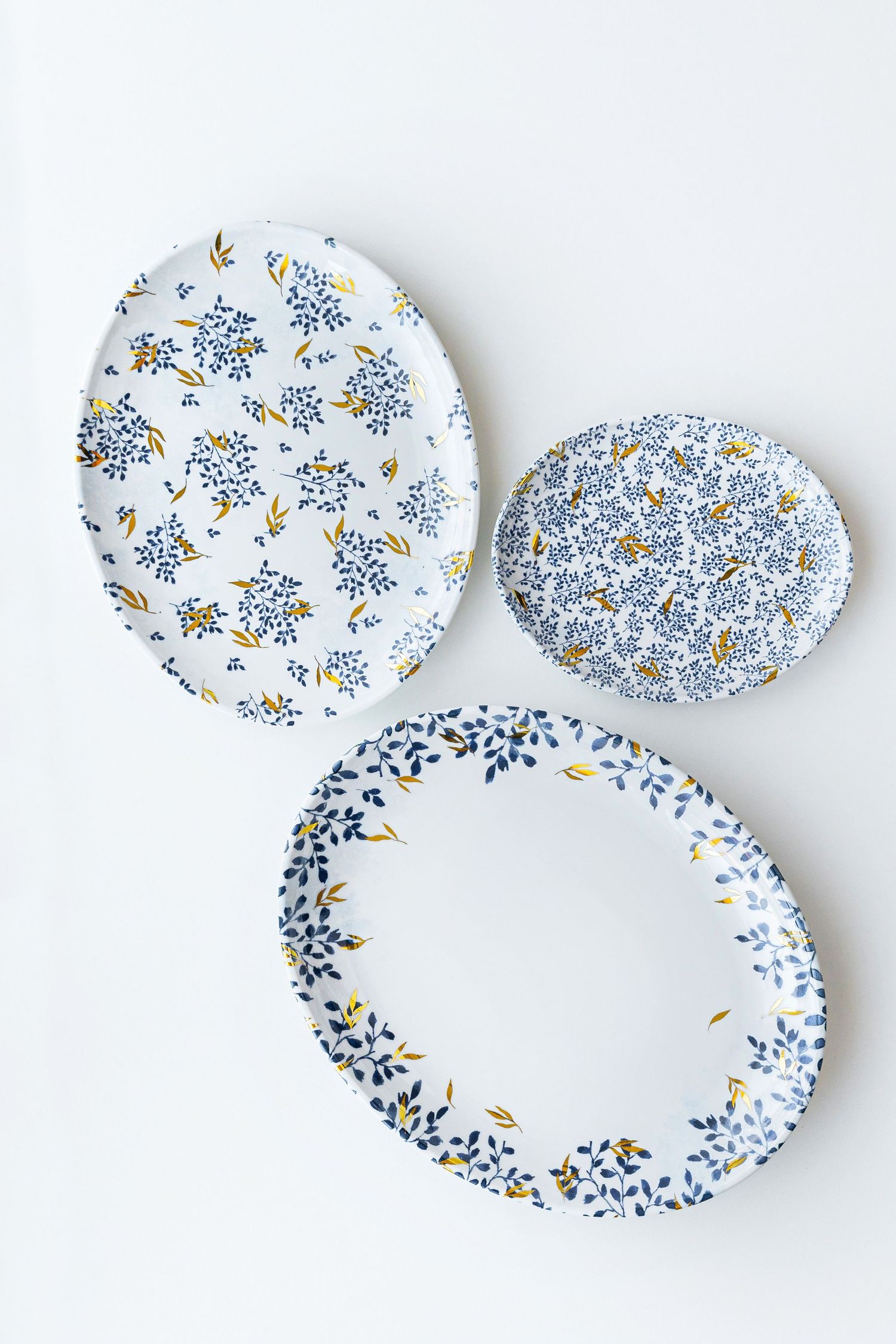 DDigDital printing on hard porcelain by G. Benedikt - gold