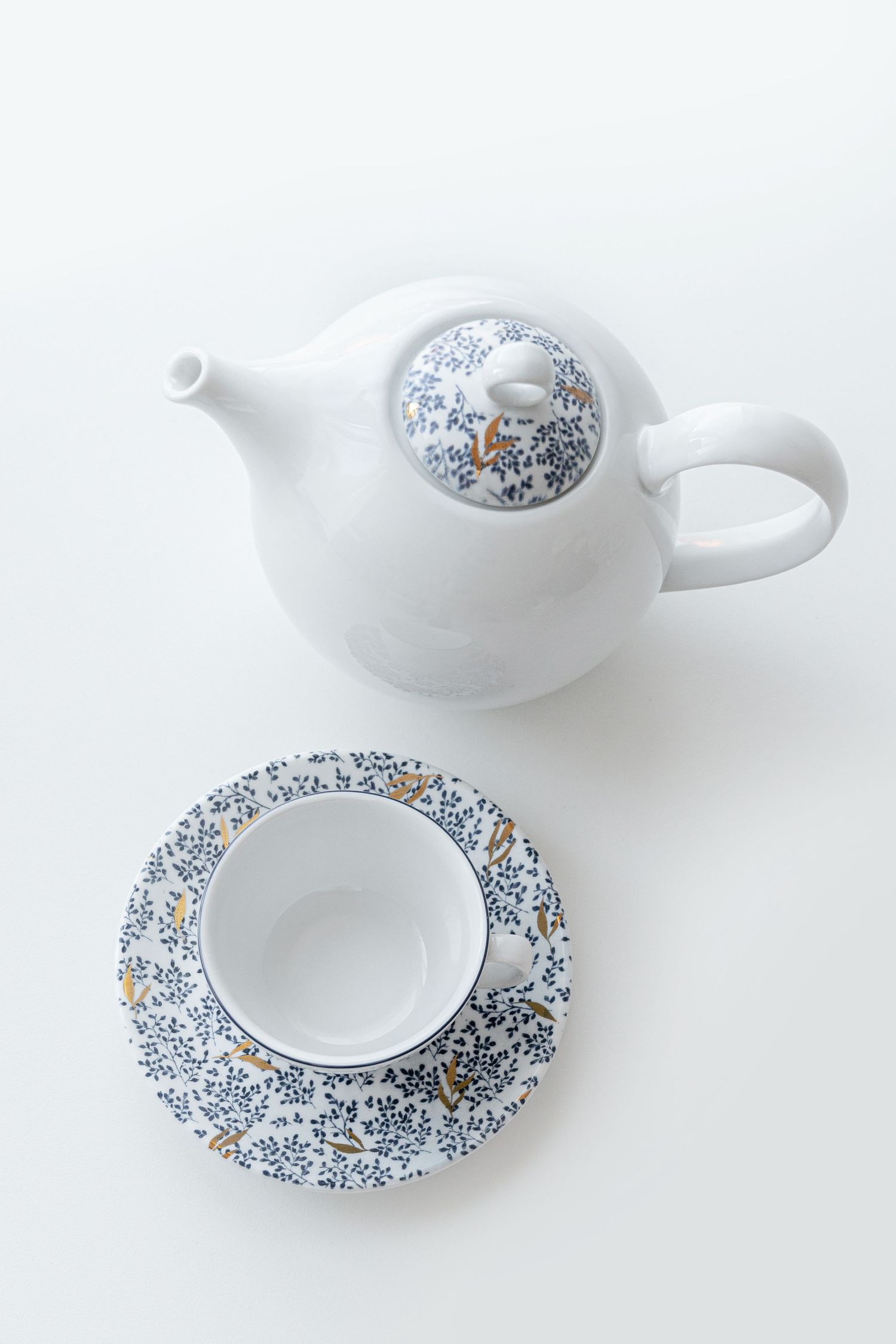 DigDital printing on hard porcelain by G. Benedikt - gold