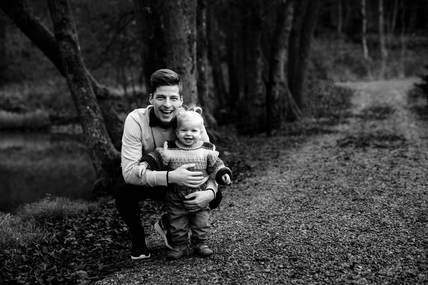 altid hyggeligt at fotografere far og baby i skoven