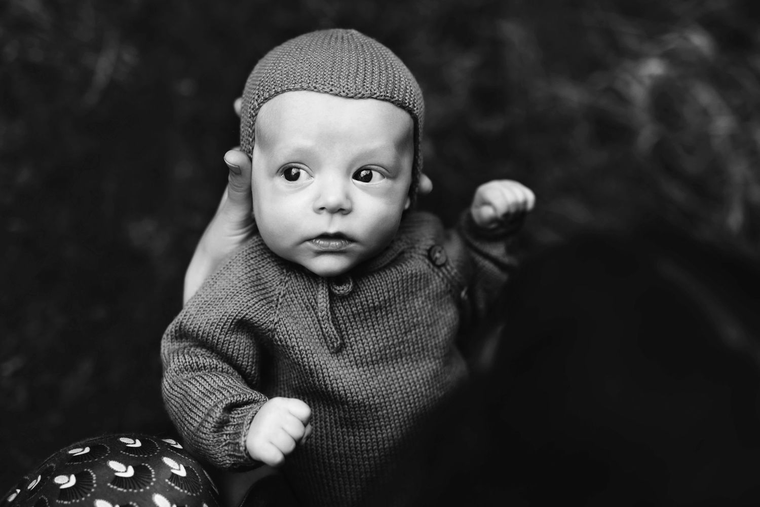 Nyfødtfotografering i skoven, ja tak!