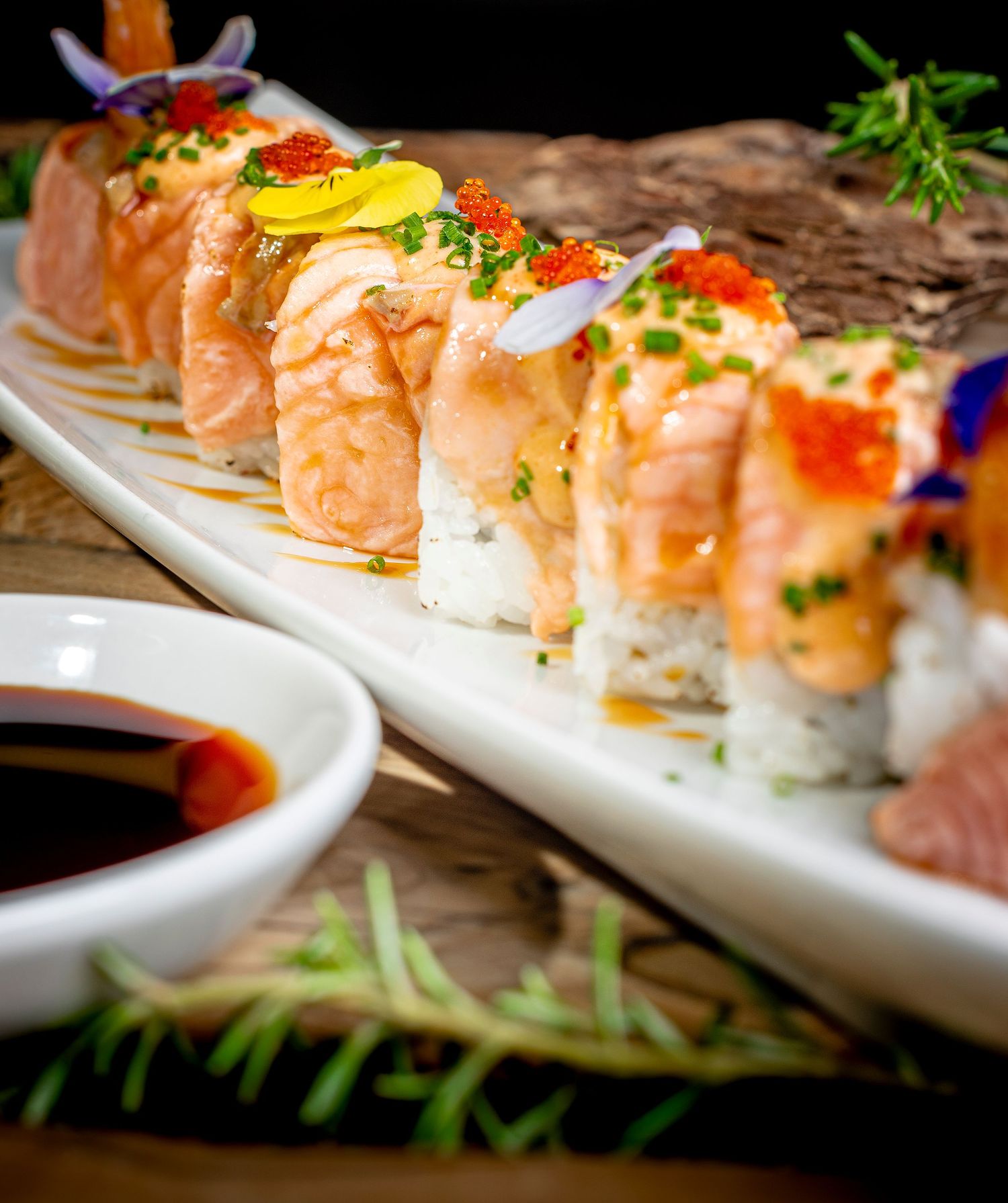 Roberto Centurión, fotógrafo gastronómico, captura el mejor sushi de Marbella y la Costa del Sol en Nikki Beach Club, Málaga y Nerja.