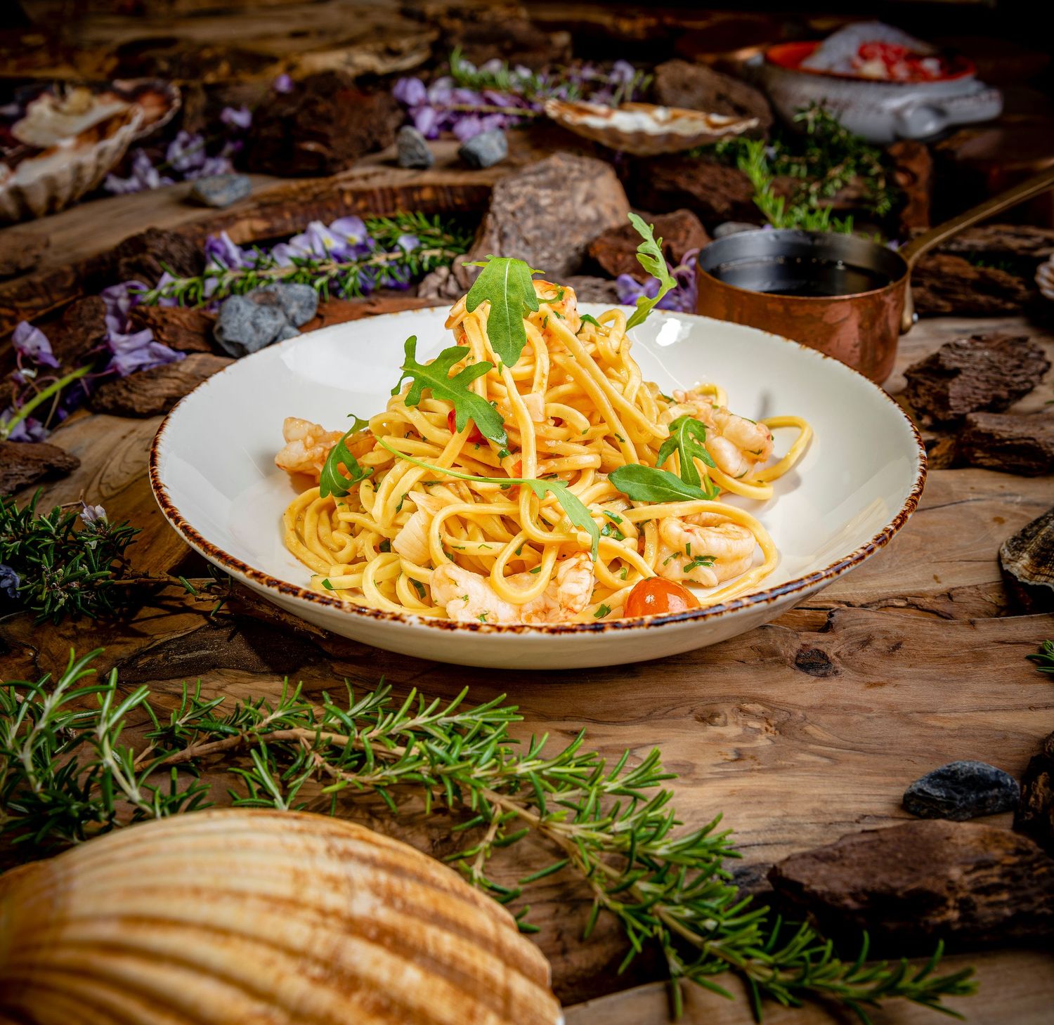 Enjoy the best food in Marbella at Nikki Beach Club, immortalized by Roberto Centurión, gastronomic photographer in Nerja and Málaga.