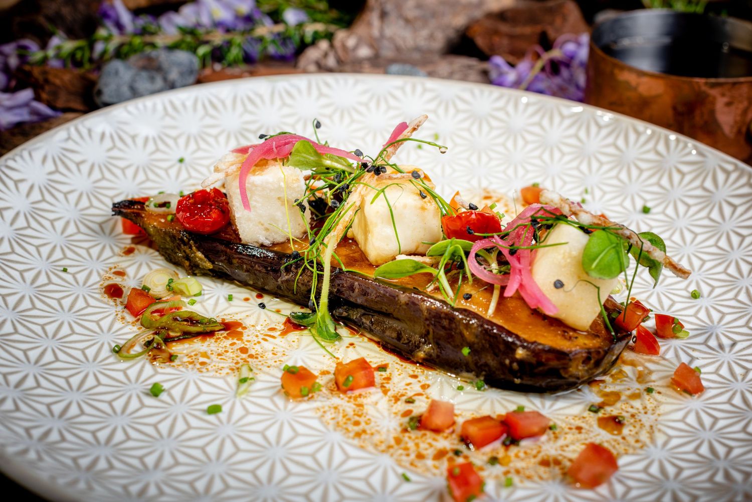 La mejor comida de Marbella en Nikki Beach Club, capturada por Roberto Centurión, fotógrafo gastronómico en Málaga y Nerja, Costa del Sol.