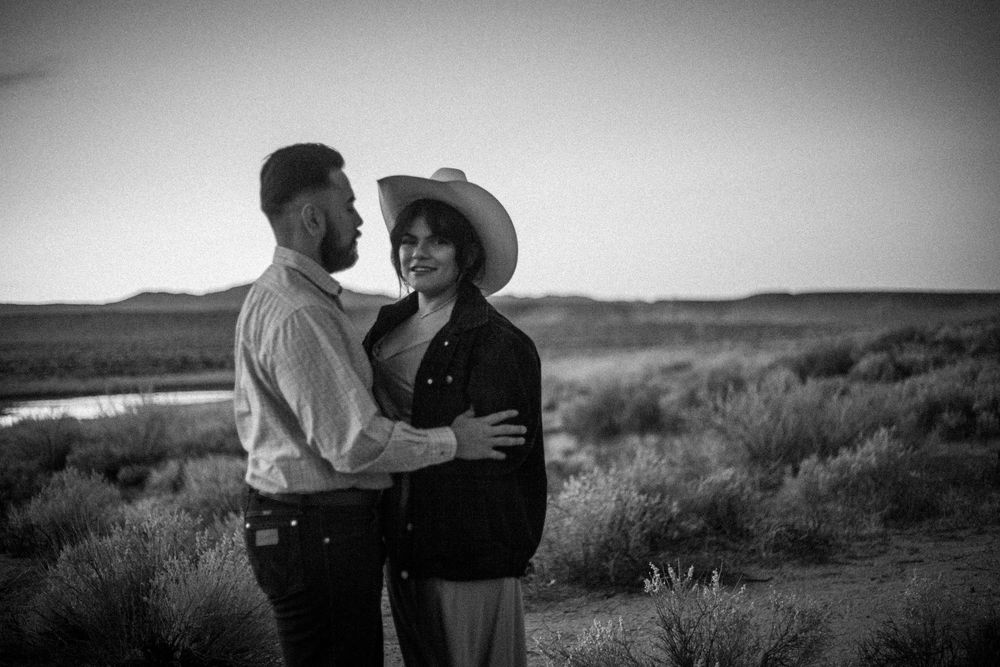 Engagement photos, bishop, CA. Jasmine Beaghler wedding photography. High desert wedding photography. California wedding photography.