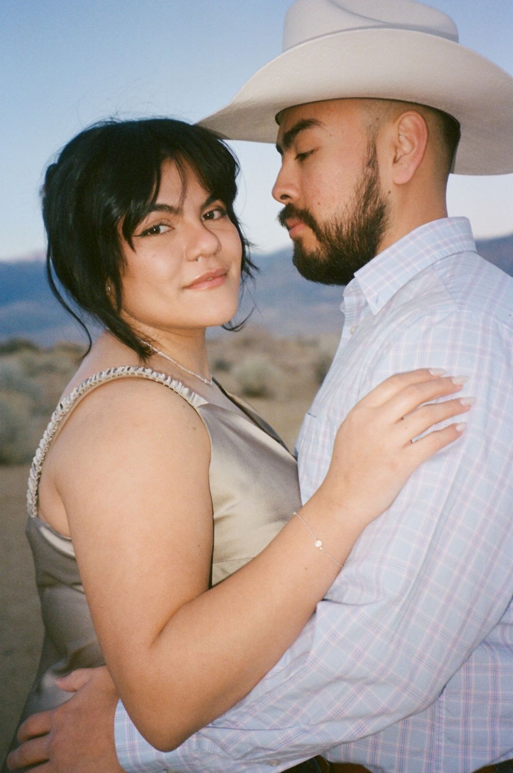 Engagement photos, bishop, CA. Jasmine Beaghler wedding photography. High desert wedding photography. California wedding photography.