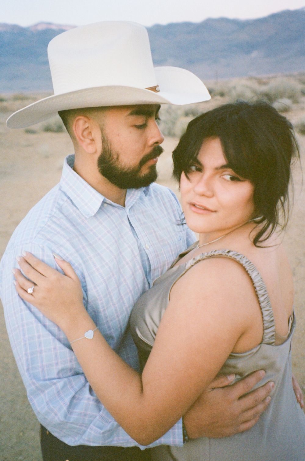 Engagement photos, bishop, CA. Jasmine Beaghler wedding photography. High desert wedding photography. California wedding photography.