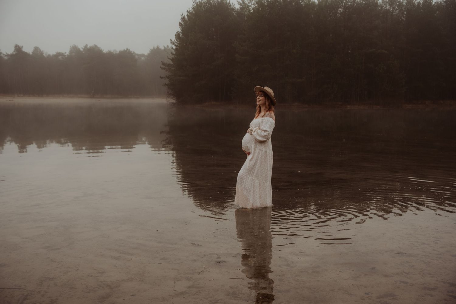 Fotograaf Brabant Oss Den Bosch Uden fotografie zwangerschap zwangerschapsshoot ouders mama momlife Sis&So Pregnant momtobe