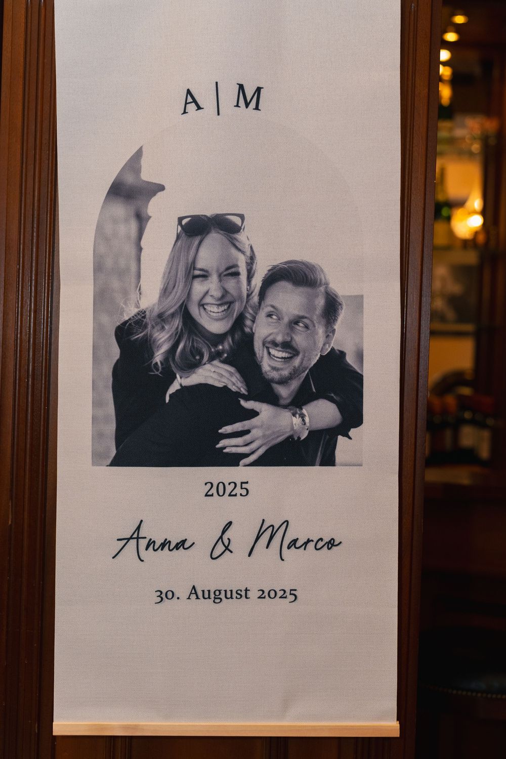 Paarshooting vor der Hochzeit in Berlin Save the Date Shooting berlin