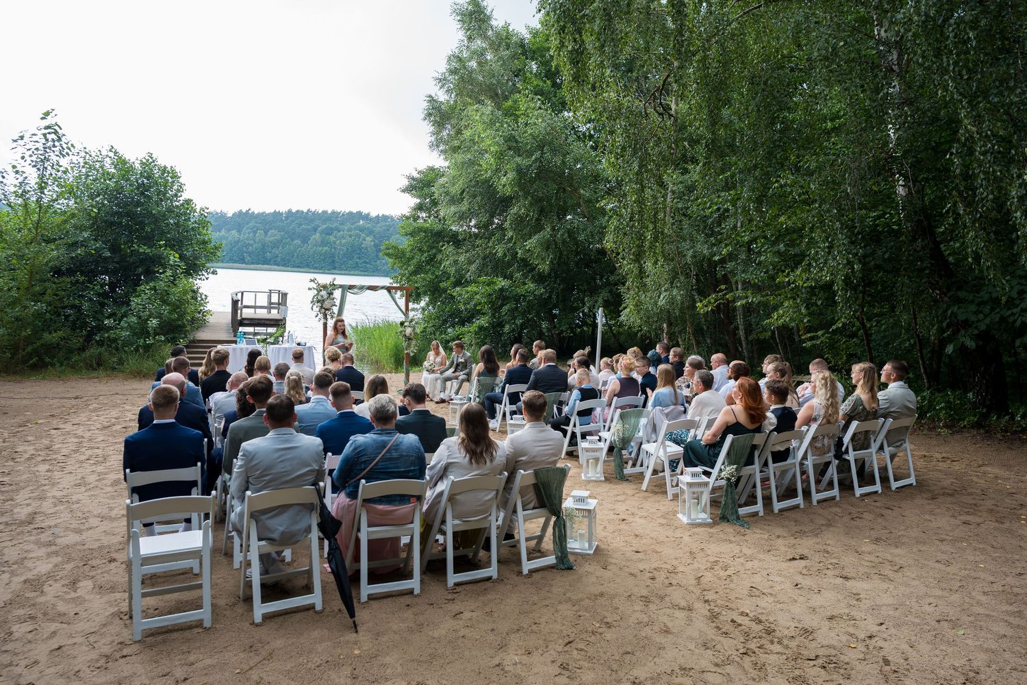 Freie Trauung am Van der Valk Naturresort im Drewitz. Hochzeitsfotograf aus Berlin Allan Feitor