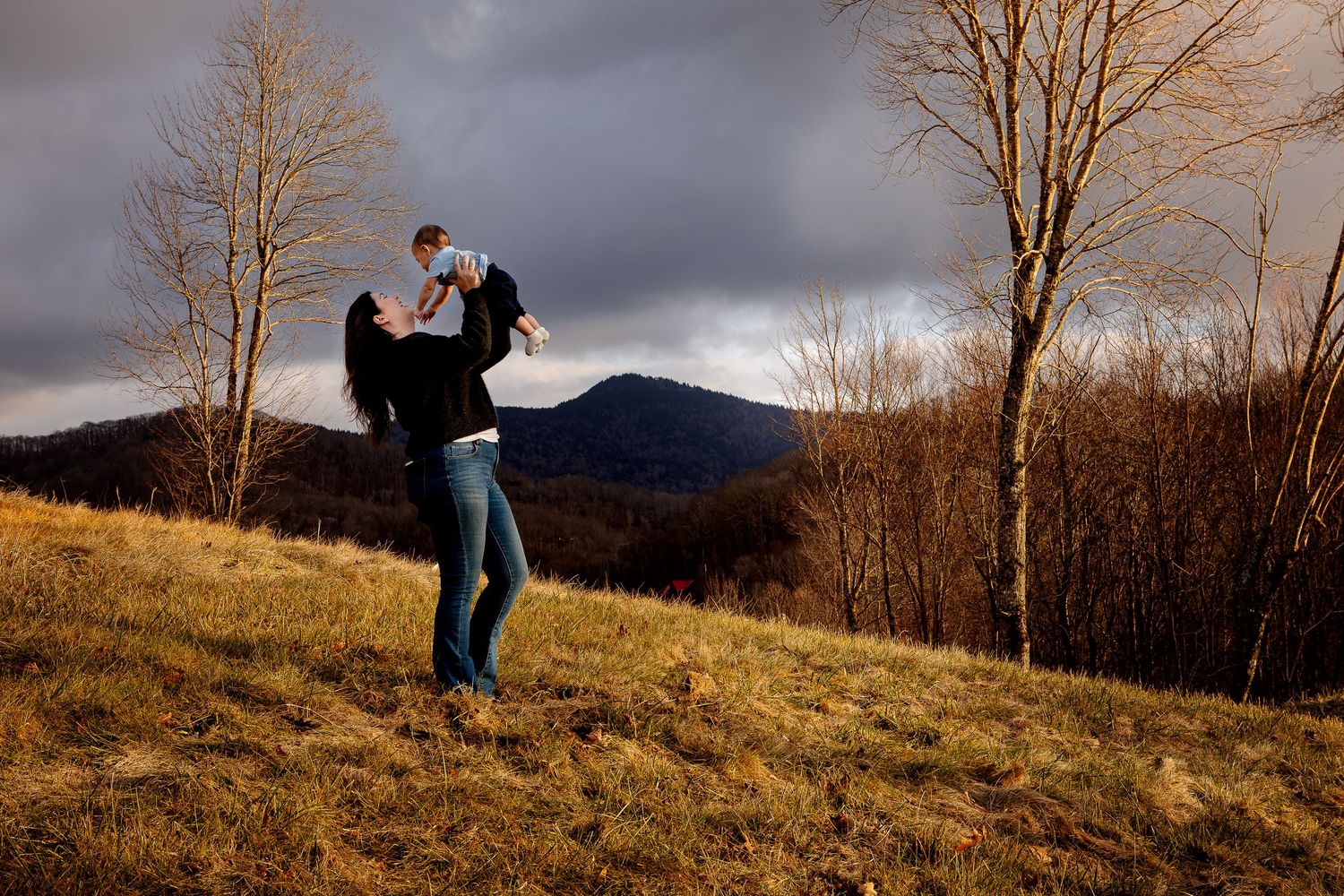 Maggie valley NC Fall family photography with vibrant leaves