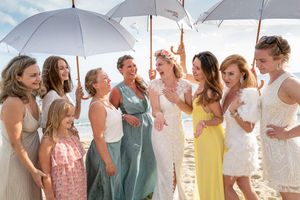 Hochzeit am Strand: Barfuß im Sand der niederländischen Küste