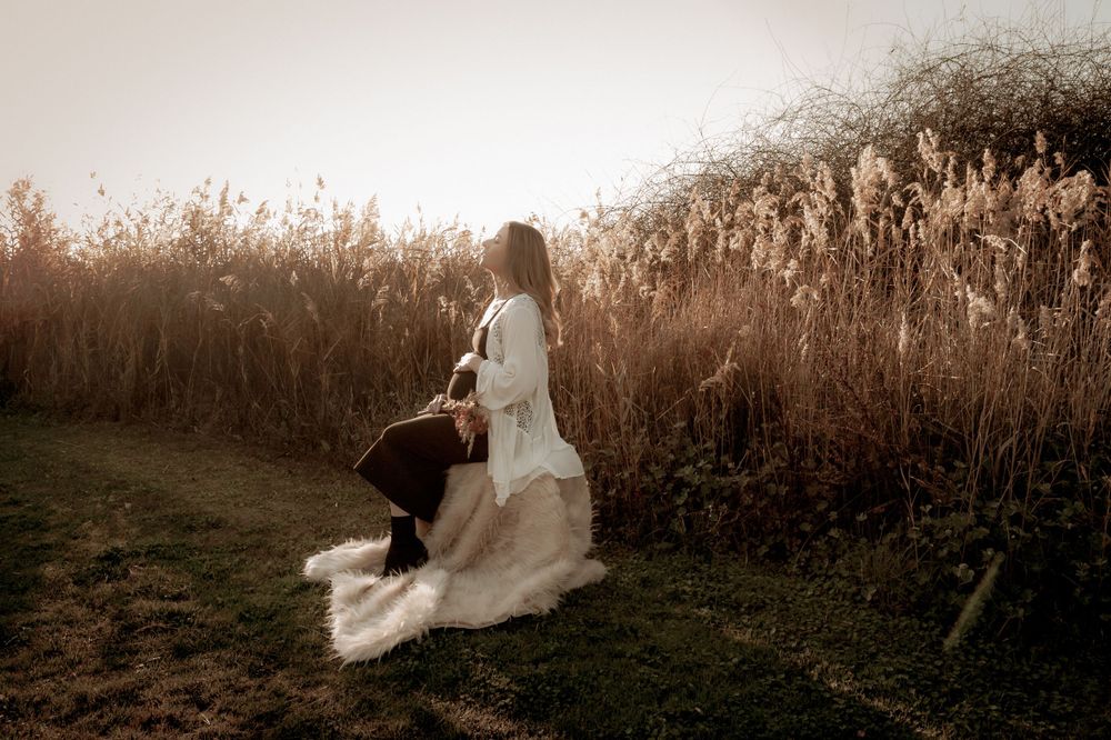 Maternity photo session in a field of pampas grass during golden hour.
Altona Family Photographer Melbourne