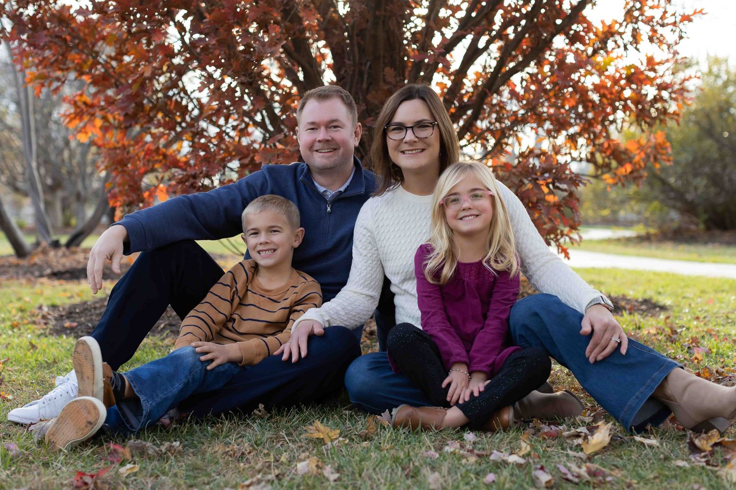 Family photo session at OPPD Arboretum in Omaha, NE.