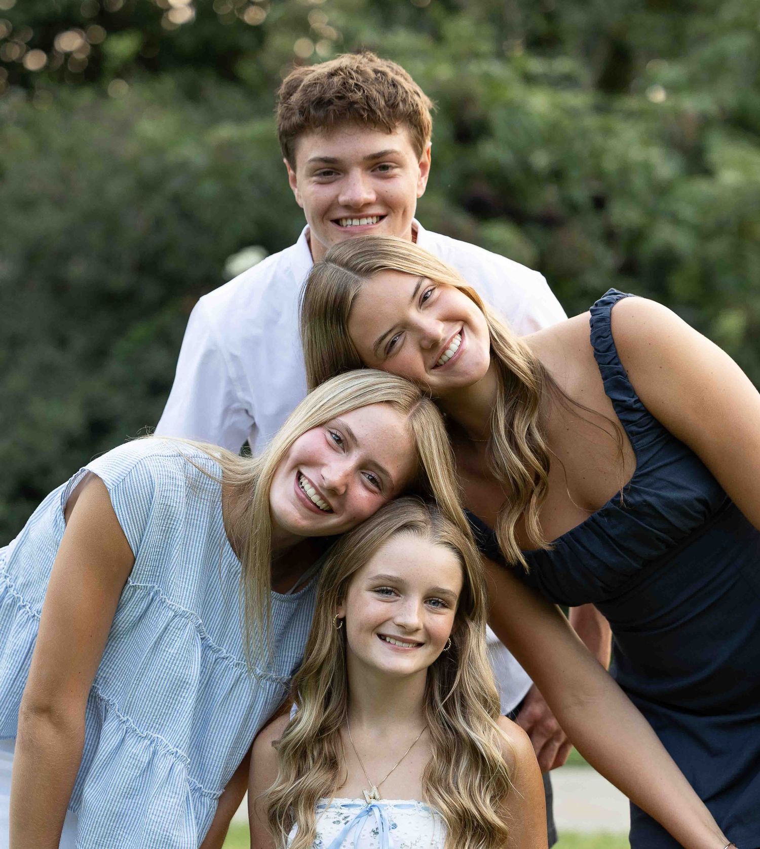 Family photo session at OPPD Arboretum in Omaha, NE.