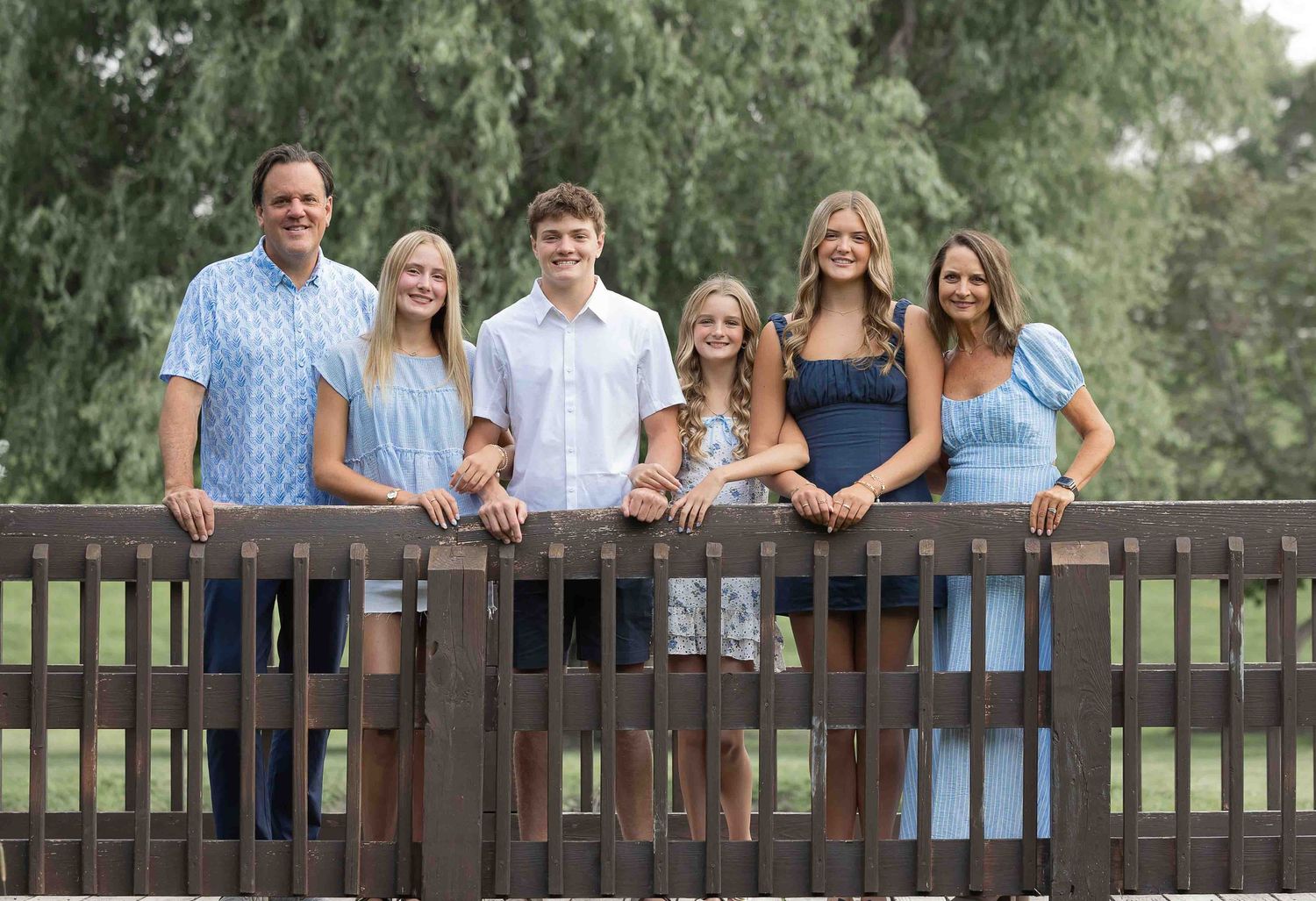 Family photo session at OPPD Arboretum in Omaha, NE.