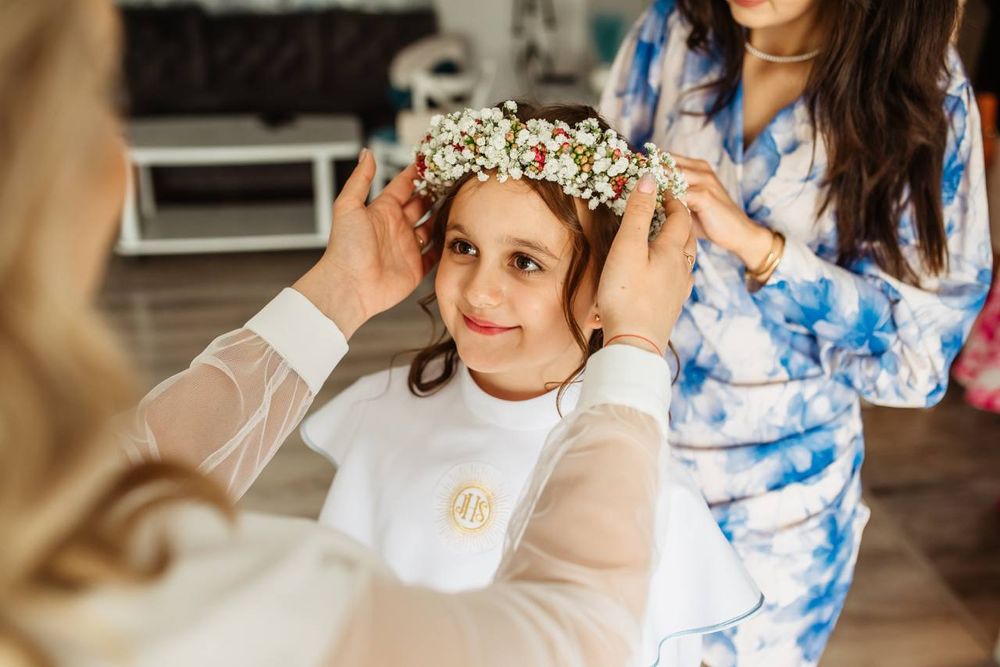Zdjęcia komunijne Chełm – naturalne kadry z kościoła

Fotograf komunia Chełm – pamiątkowe zdjęcie dziecka z rodziną