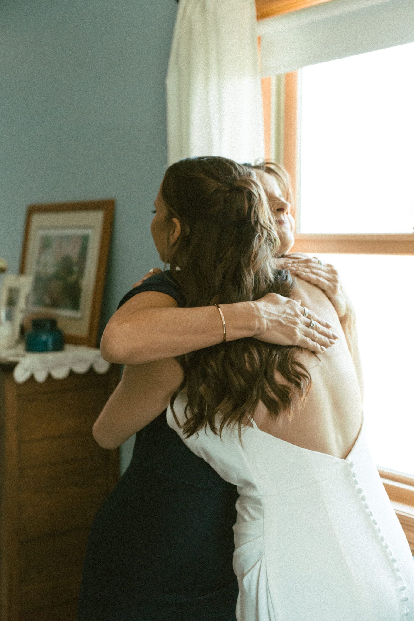 Documentary style wedding photographer, Omaha