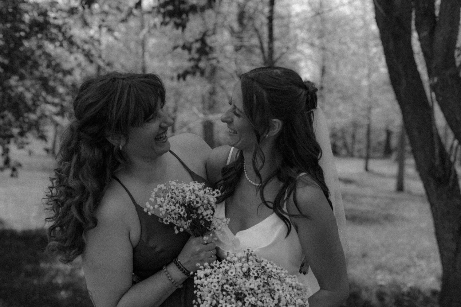 Documentary style wedding photographer, Omaha