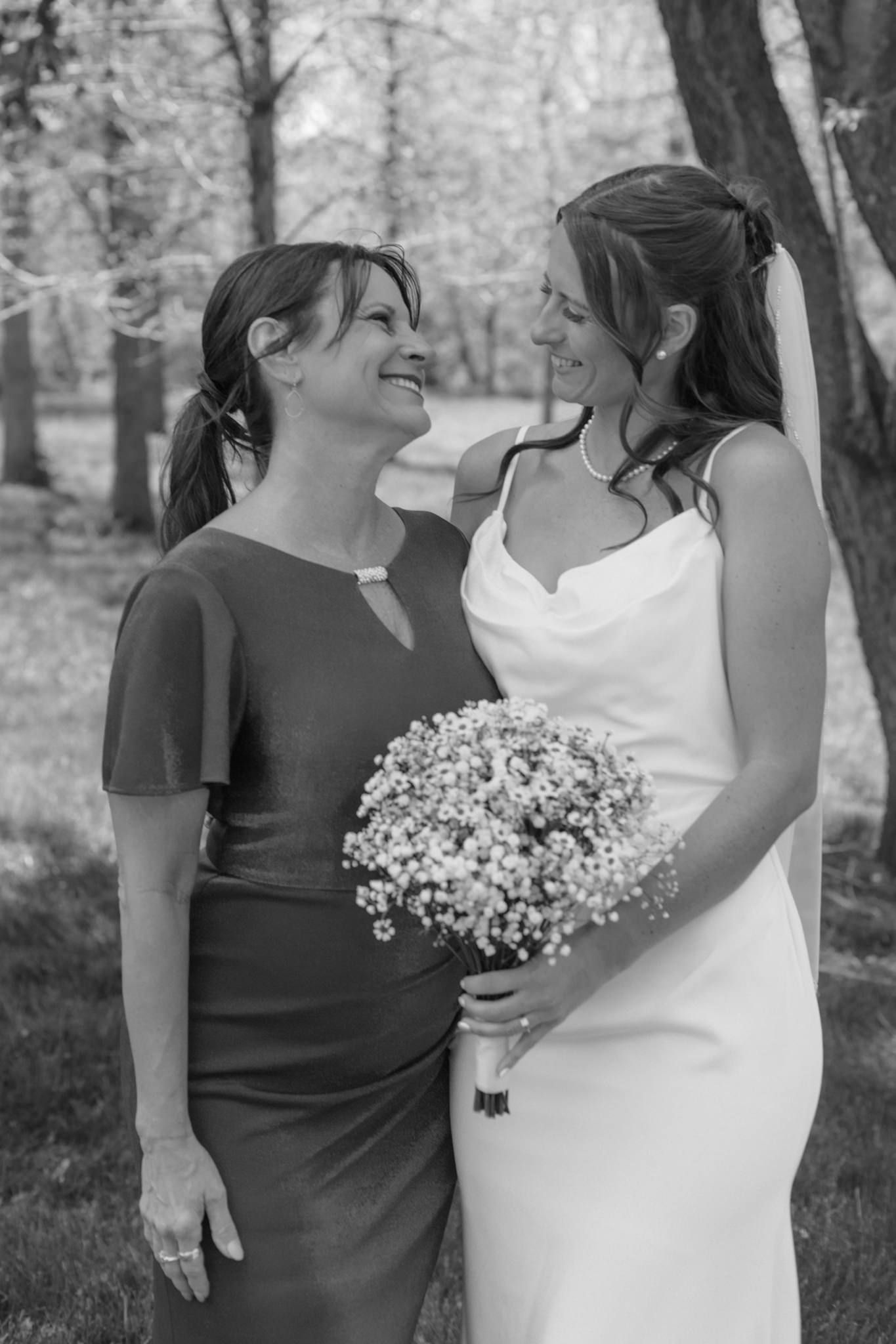 Documentary style wedding photographer, Omaha