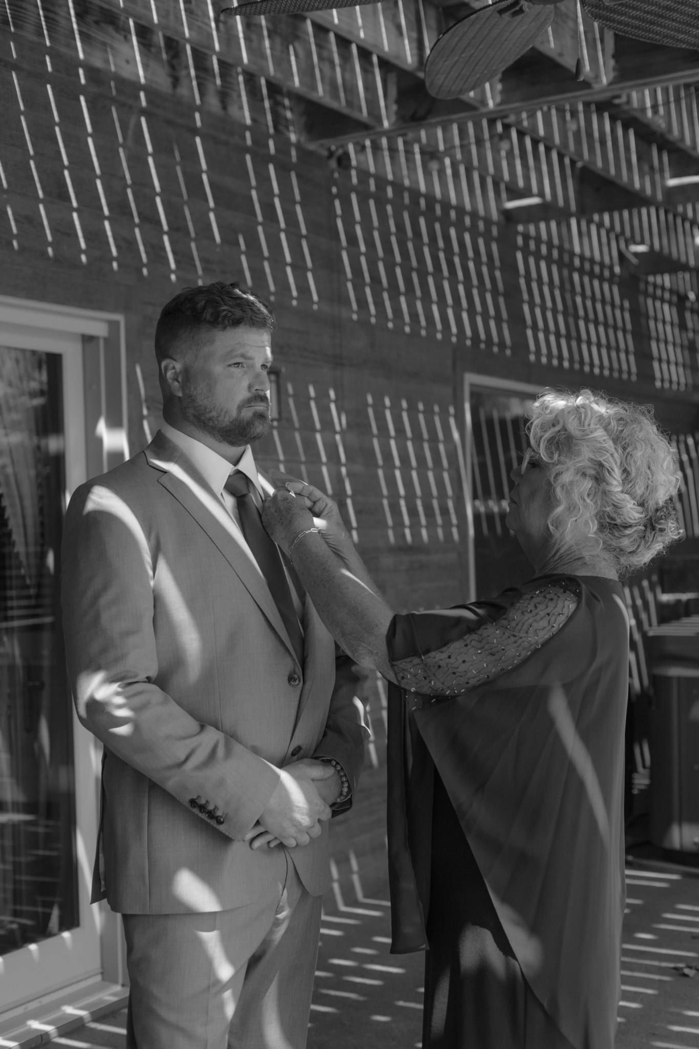 Documentary style wedding photographer, Omaha