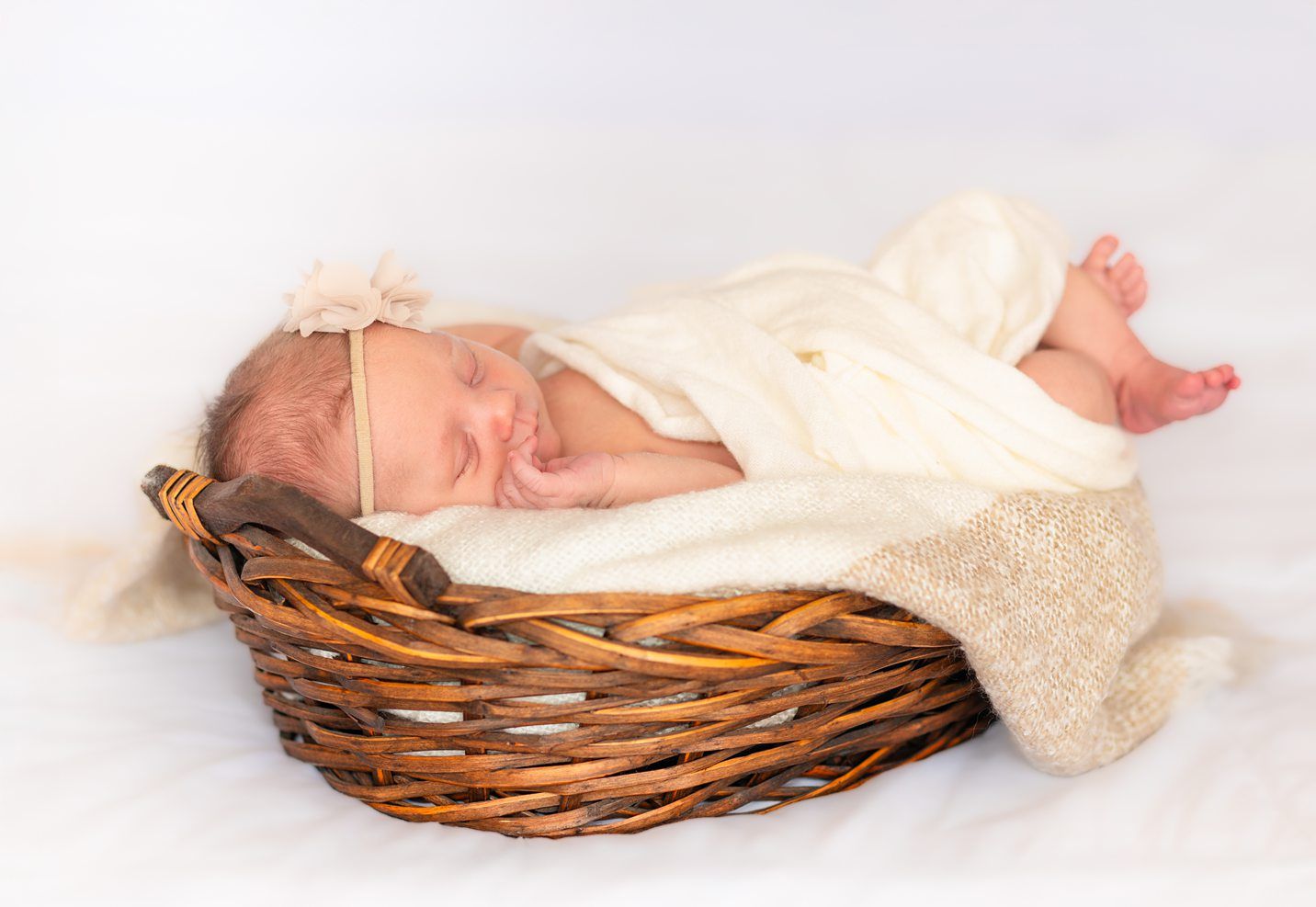 Newborn baby girl in Natural Light Studio by Bartlesville newborn and family photographer Kristi Bray Photography