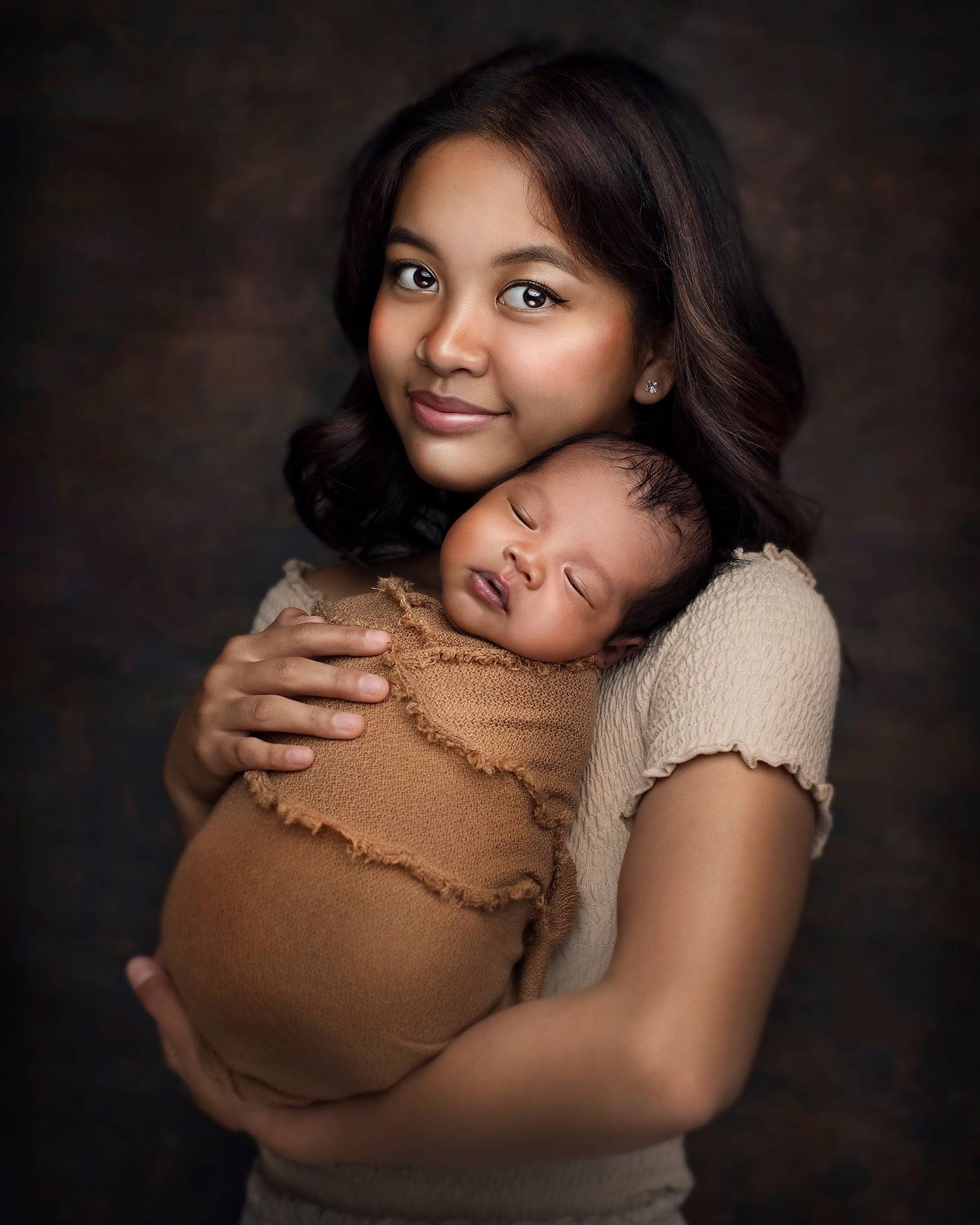 newborn photos in Surrey with Elizabeth Lang Photography siblings and parent poses for your baby photoshoot session Langley