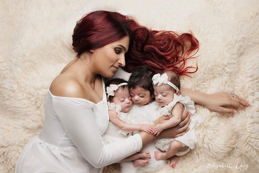 newborn photos in Surrey with Elizabeth Lang Photography siblings and parent poses for your baby photoshoot session Langley