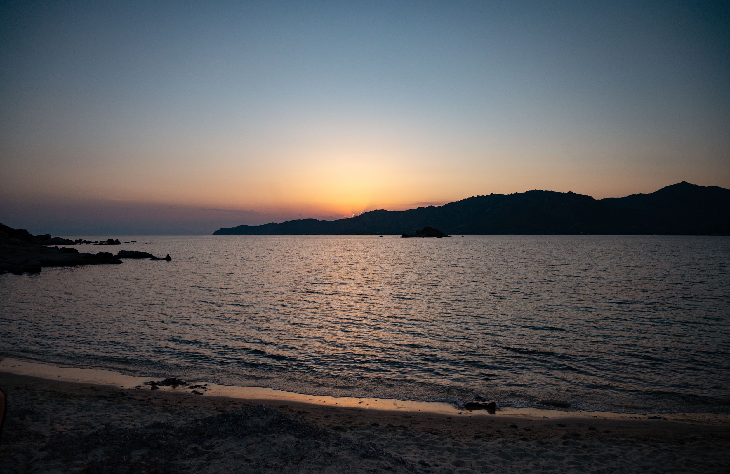 Sonnenuntergang am Meer auf Sardinien