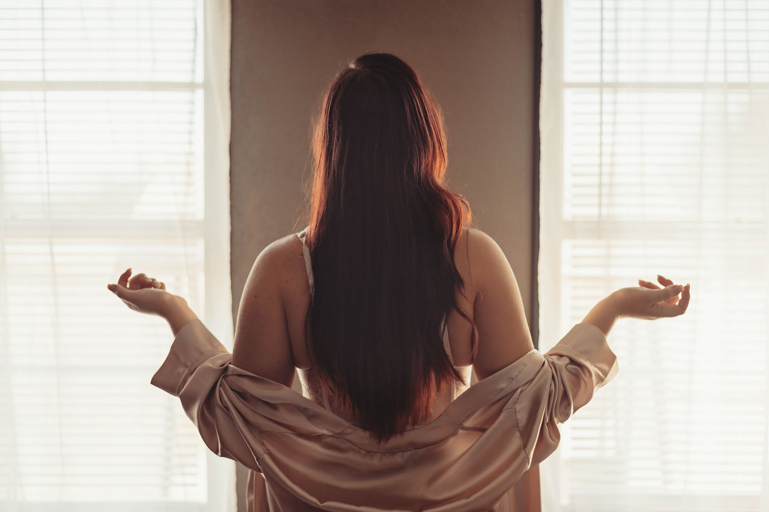 feminine fine art photography
empowerment photo shoot
self-portrait experience for women
beauty photography session