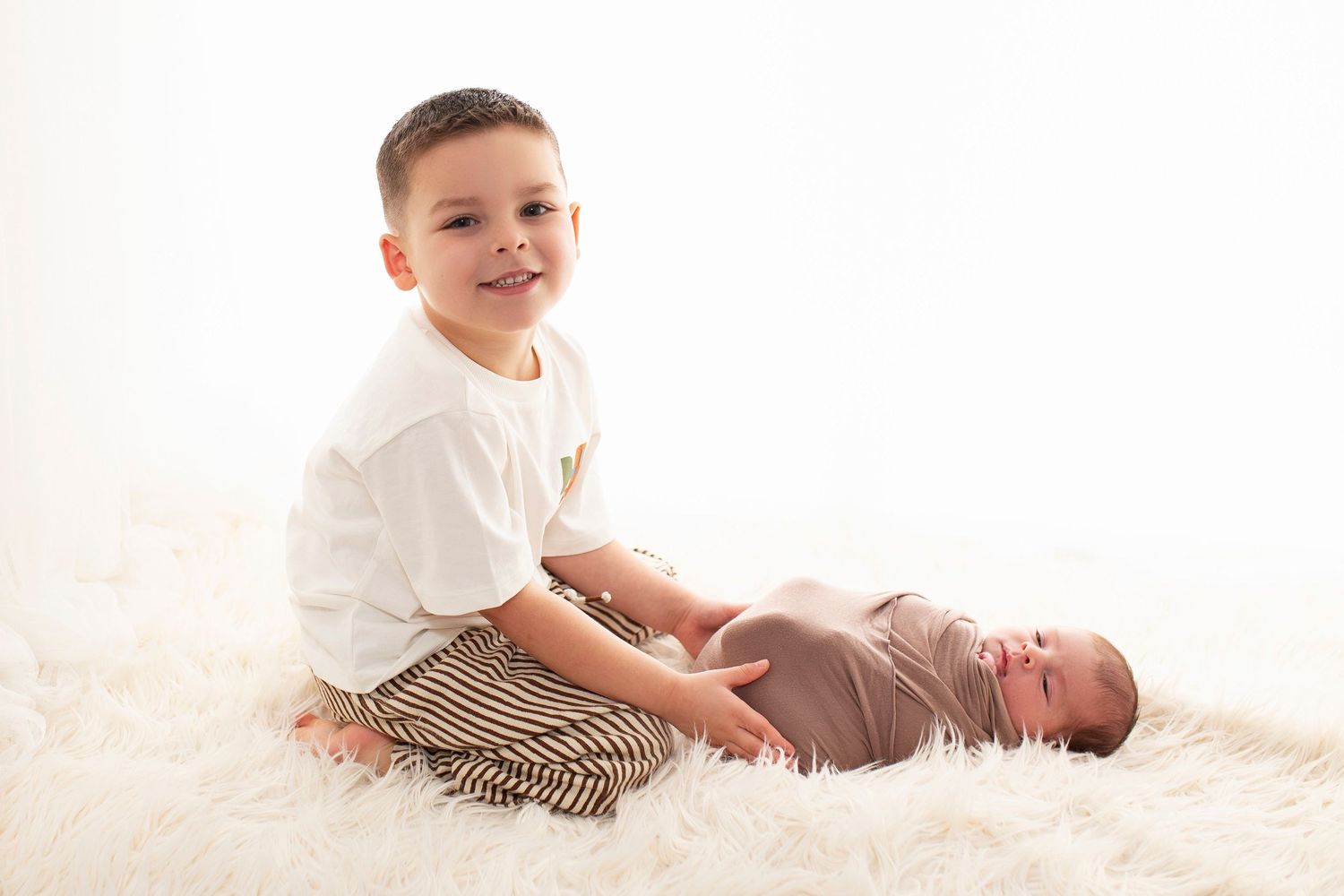 newborn baby photoshoot by little wonderland photography widnes cheshire runcorn frodsham warrington st helens liverpool