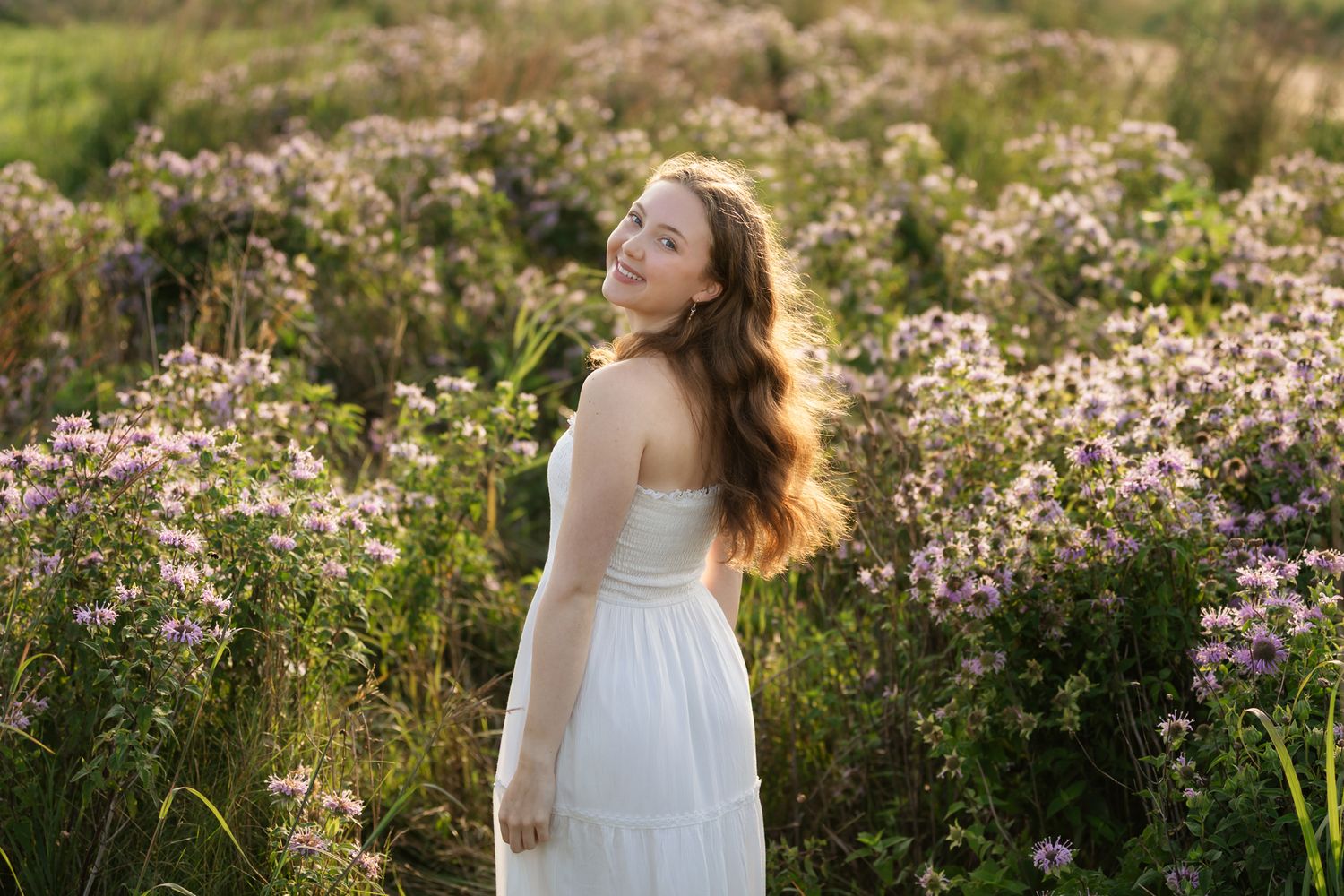 Sioux Falls flower fields for senior portraits, South Dakota flower fields, flowers for senior girl's photo shoot, Sioux Falls Senior Photos