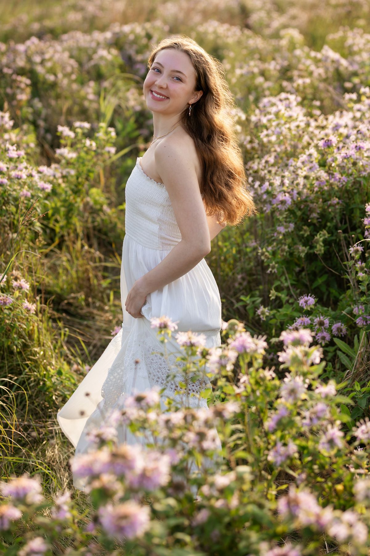 Sioux Falls flower fields for senior portraits, South Dakota flower fields, flowers for senior girl's photo shoot, Sioux Falls Senior Photos