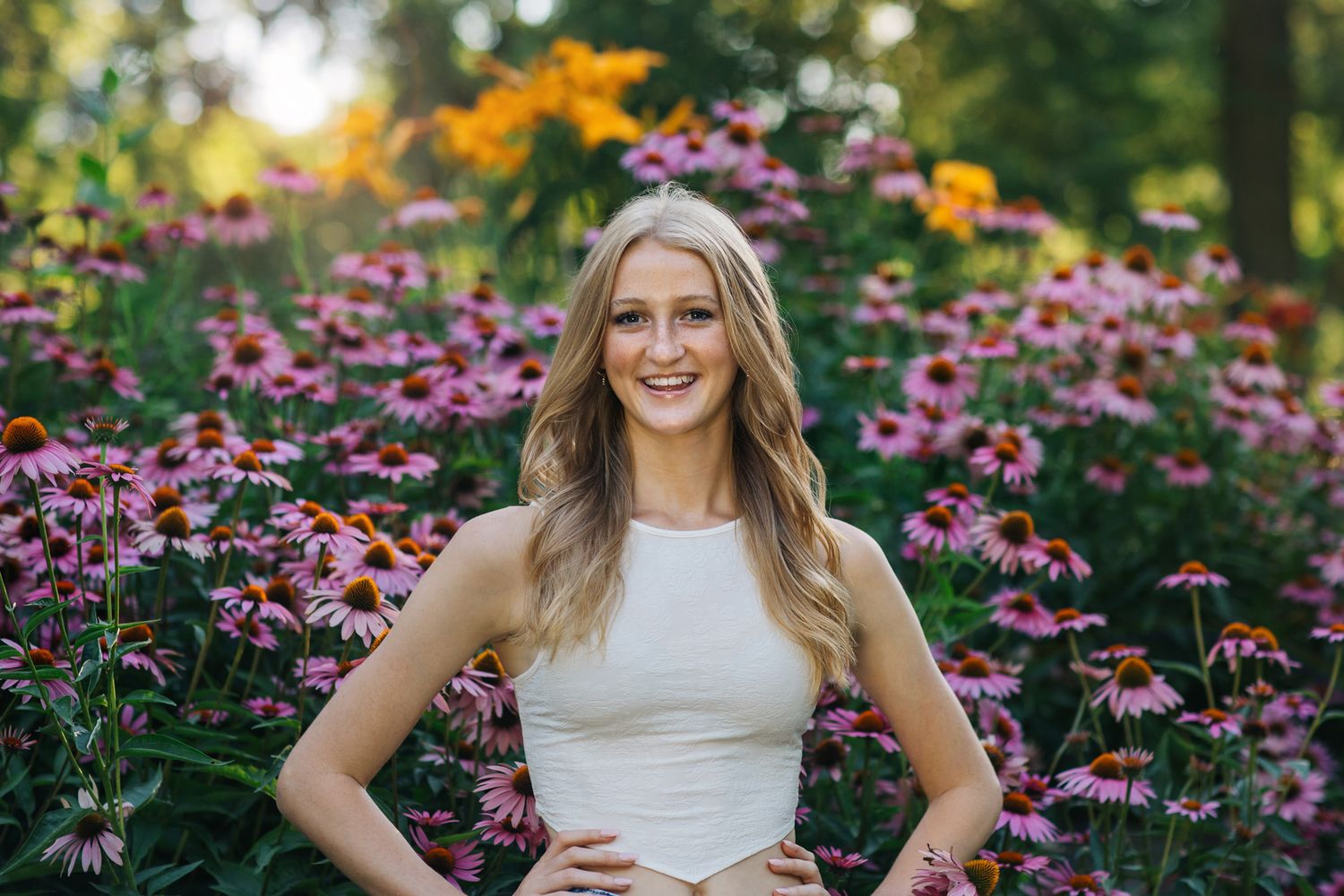 Sioux Falls flower fields for senior portraits, South Dakota flower fields, flowers for senior girl's photo shoot, Sioux Falls Senior Photos