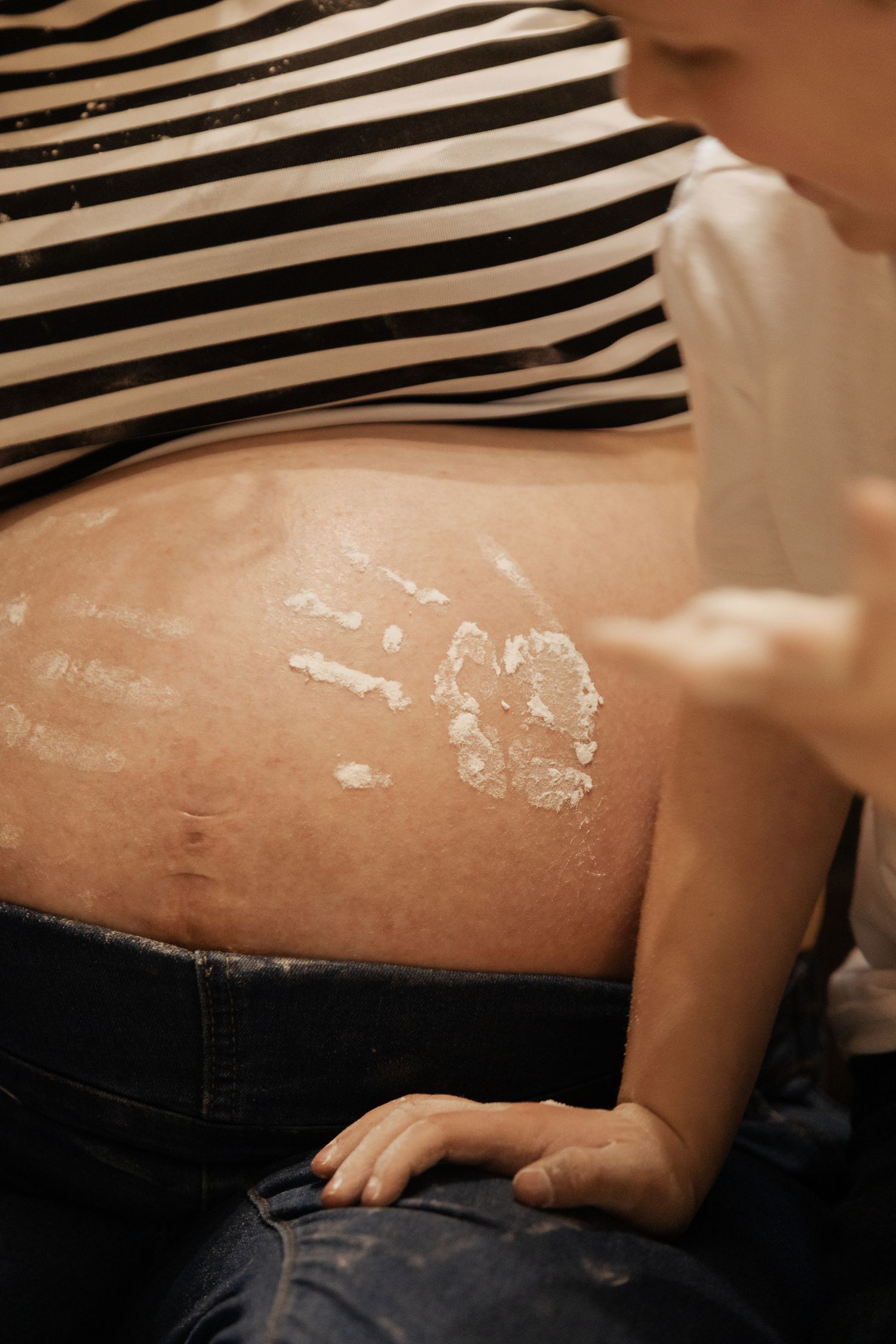 Johannesburg maternity photography in Fourways – intimate, professional portraits for expecting moms and families.