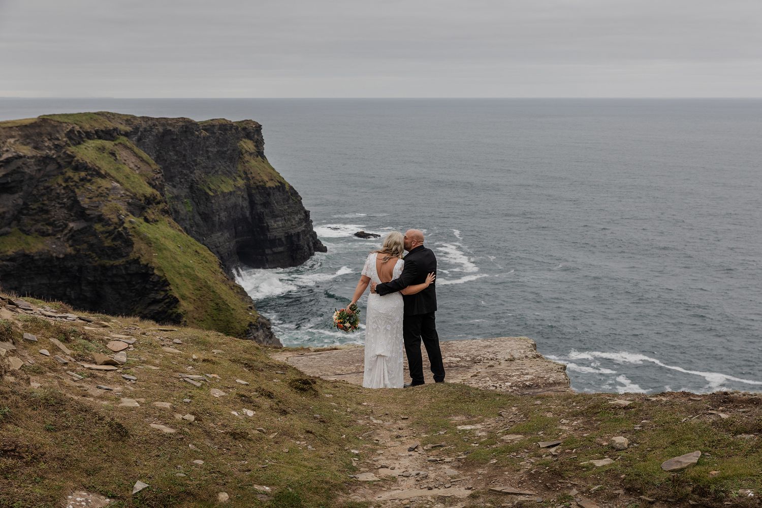 Adventurous elopement at the Cliffs of Moher