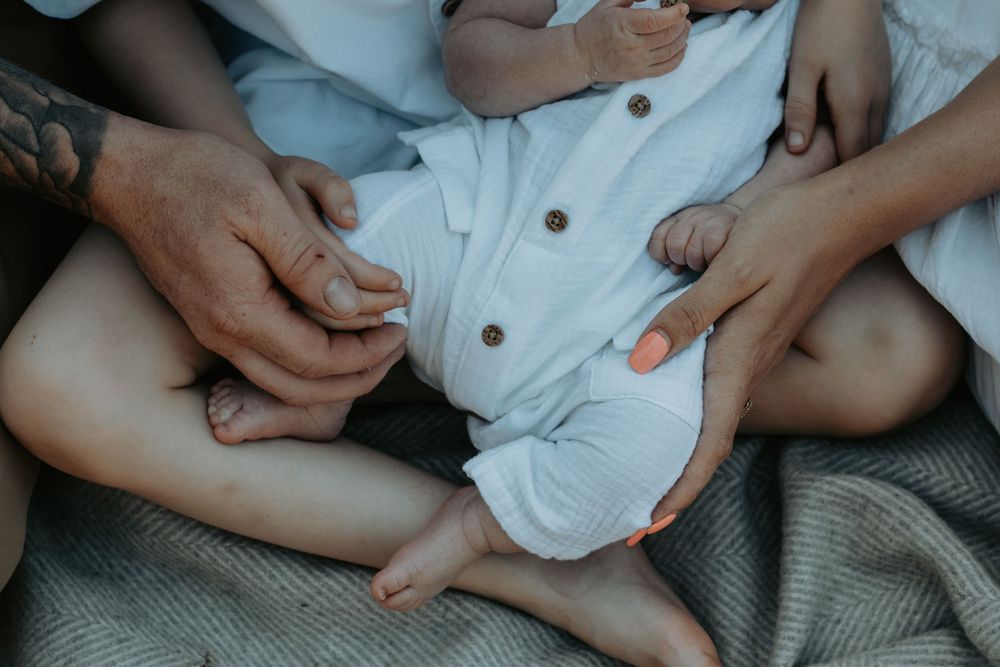 Outdoor Newborn photography session in Surrey, UK