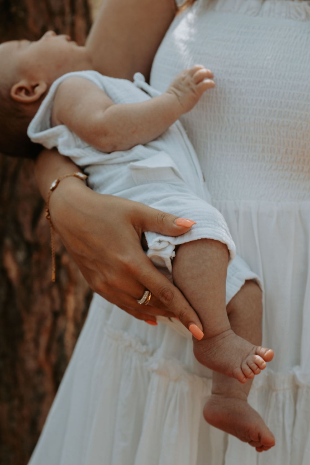Outdoor Newborn photography session in Surrey, UK
