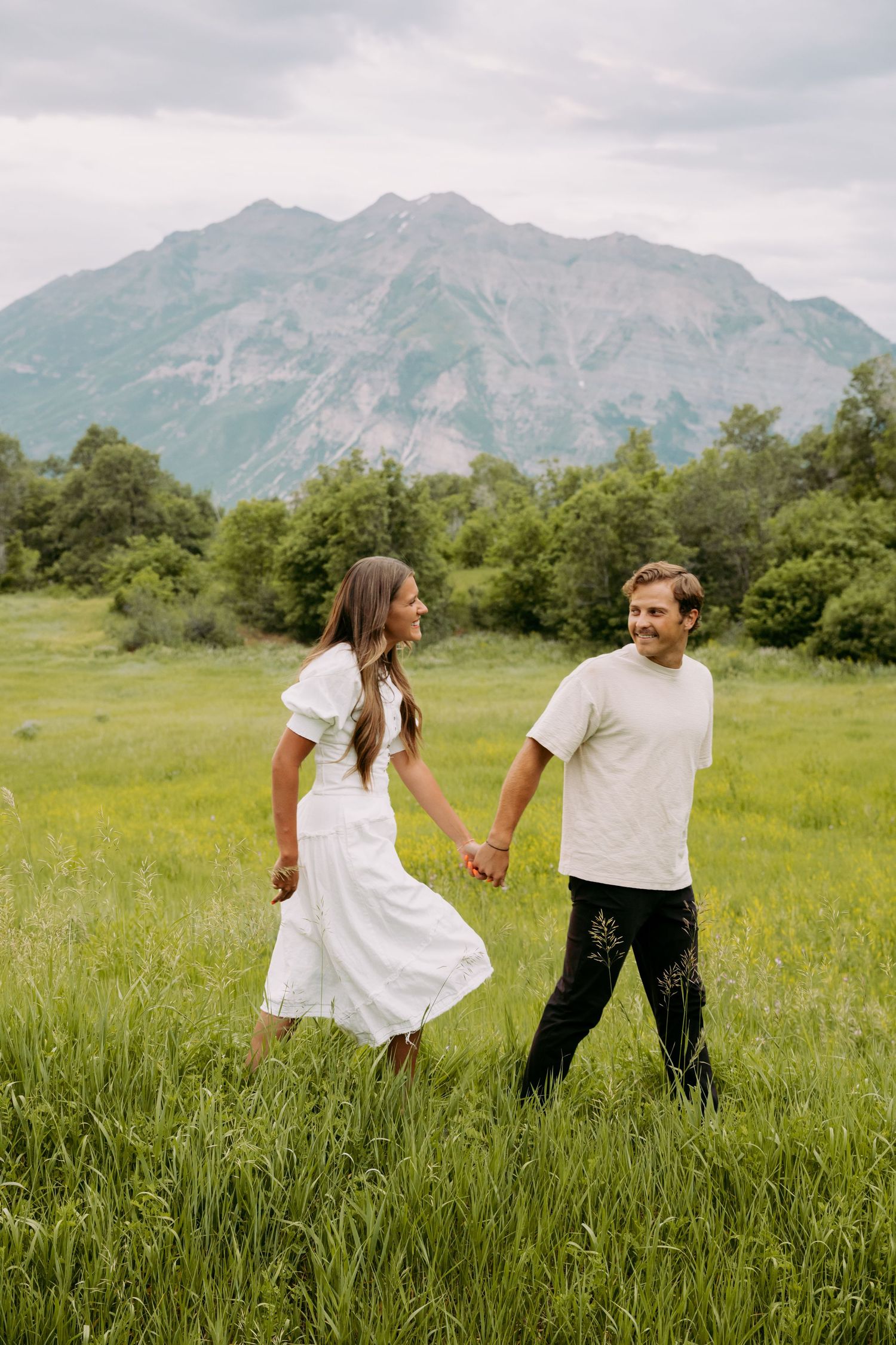 Couple photo session in the Provo Mountains.