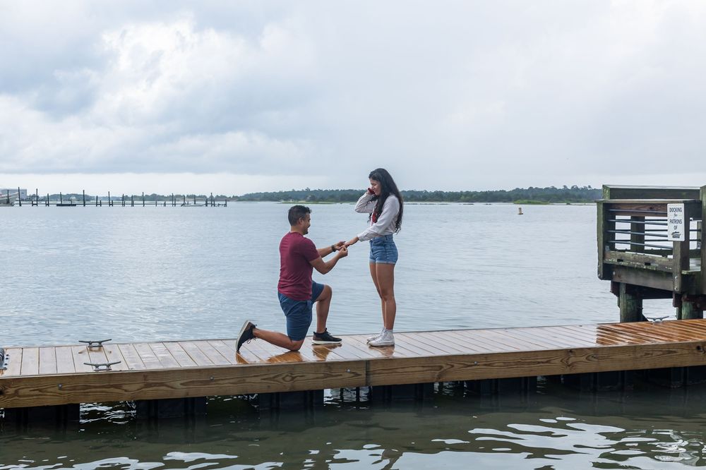 ENGAGEMENT PHOTOGRAPHY BY SAMANTHA ANN PHOTO STUDIO IN SWANSBORO NC NEAR EMERALD ISLE BEACH SURPRISE PROPOSAL PHOTOS