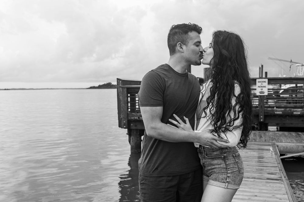 ENGAGEMENT PHOTOGRAPHY BY SAMANTHA ANN PHOTO STUDIO IN SWANSBORO NC NEAR EMERALD ISLE BEACH SURPRISE PROPOSAL PHOTOS